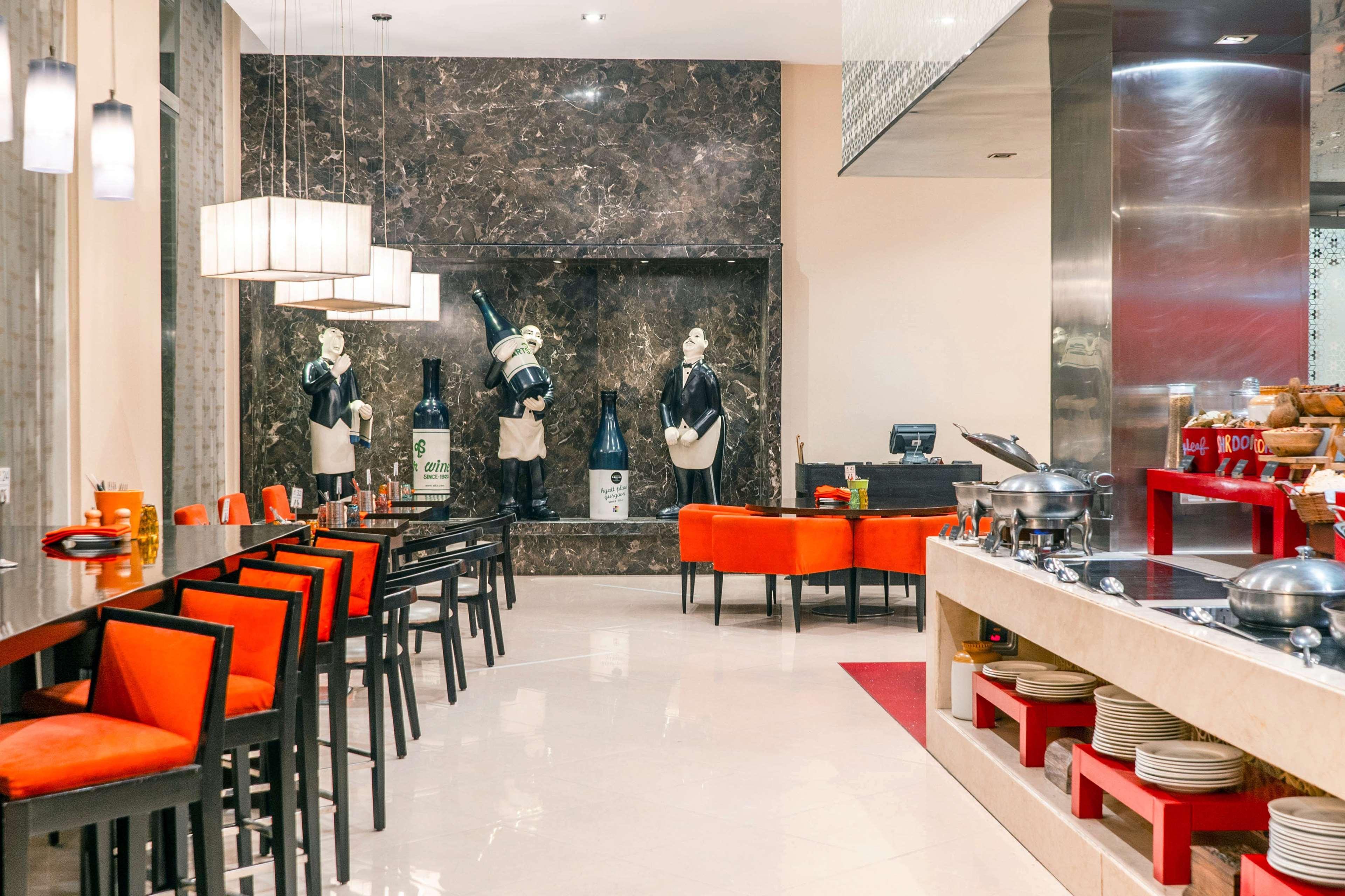 Hyatt Place Gurgaon Udyog Vihar Exterior foto The restaurant