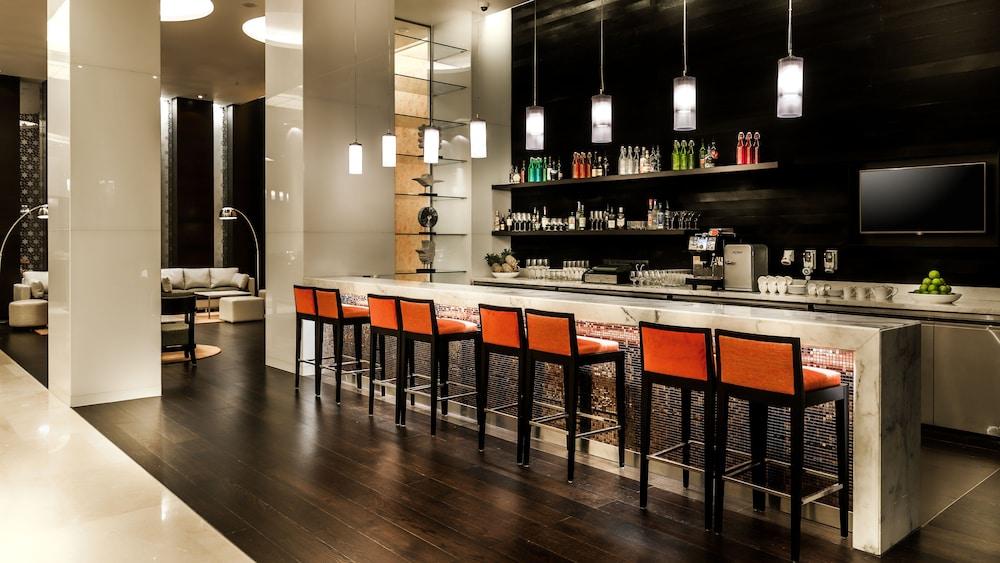 Hyatt Place Gurgaon Udyog Vihar Exterior foto The bar at the lounge
