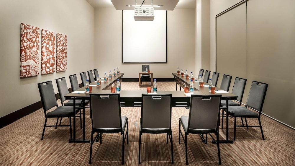 Hyatt Place Gurgaon Udyog Vihar Exterior foto A meeting room at a hotel