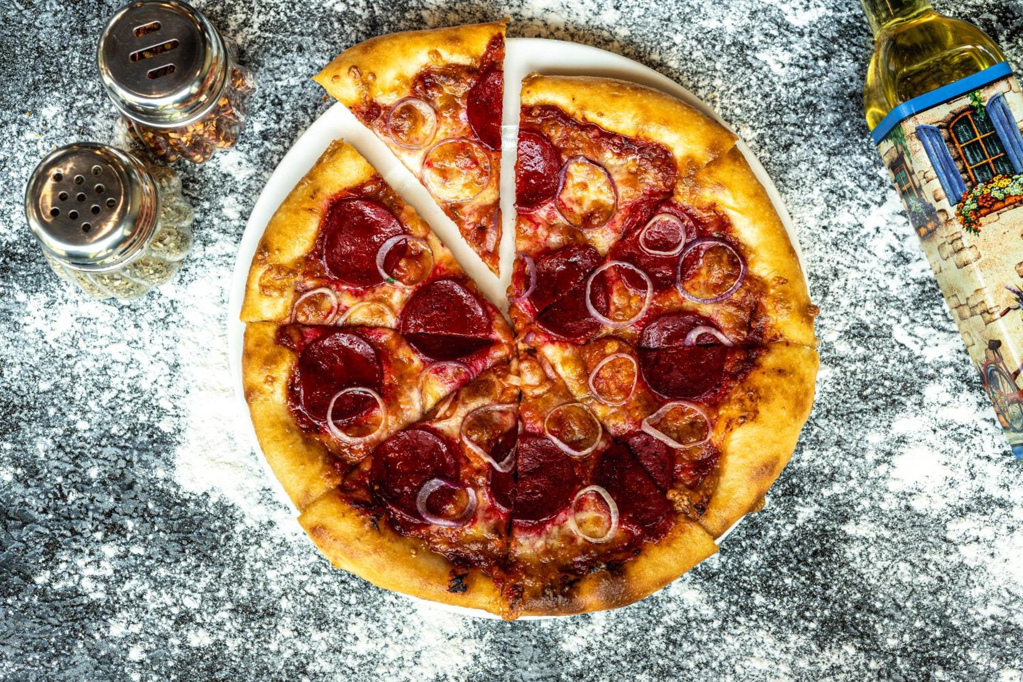Hyatt Place Gurgaon Udyog Vihar Exterior foto A pepperoni pizza
