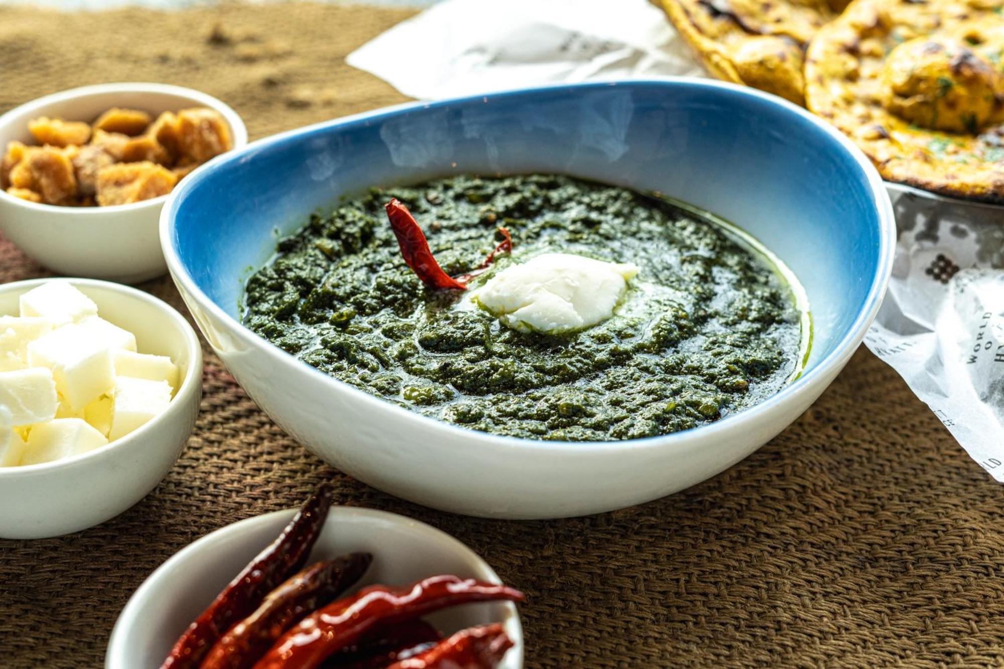 Hyatt Place Gurgaon Udyog Vihar Exterior foto Palak paneer