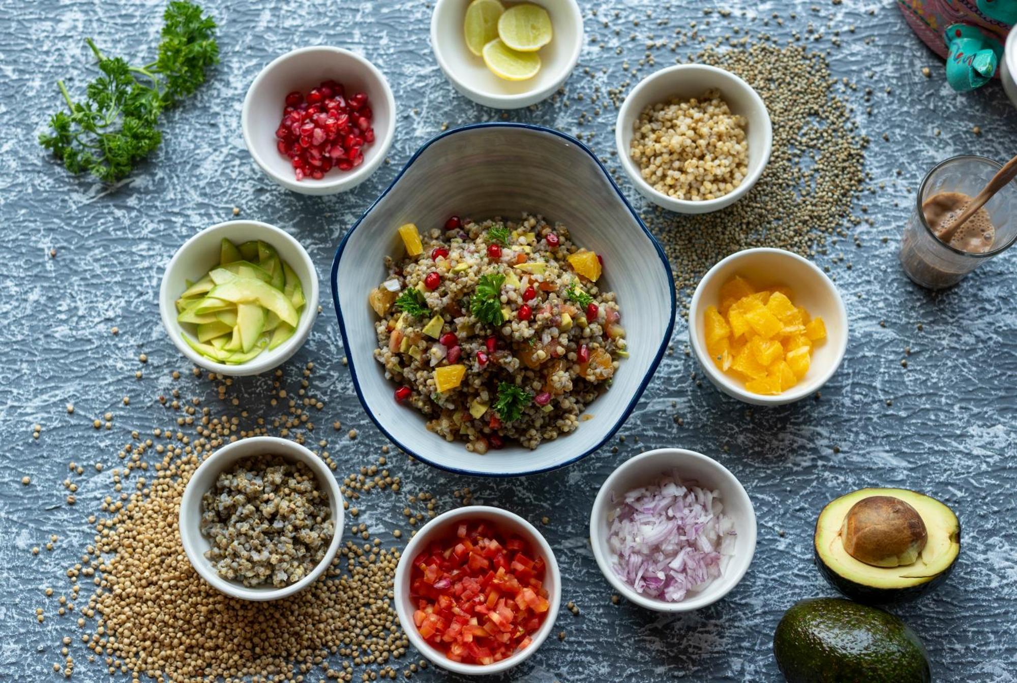 Hyatt Place Gurgaon Udyog Vihar Exterior foto Quinoa salad