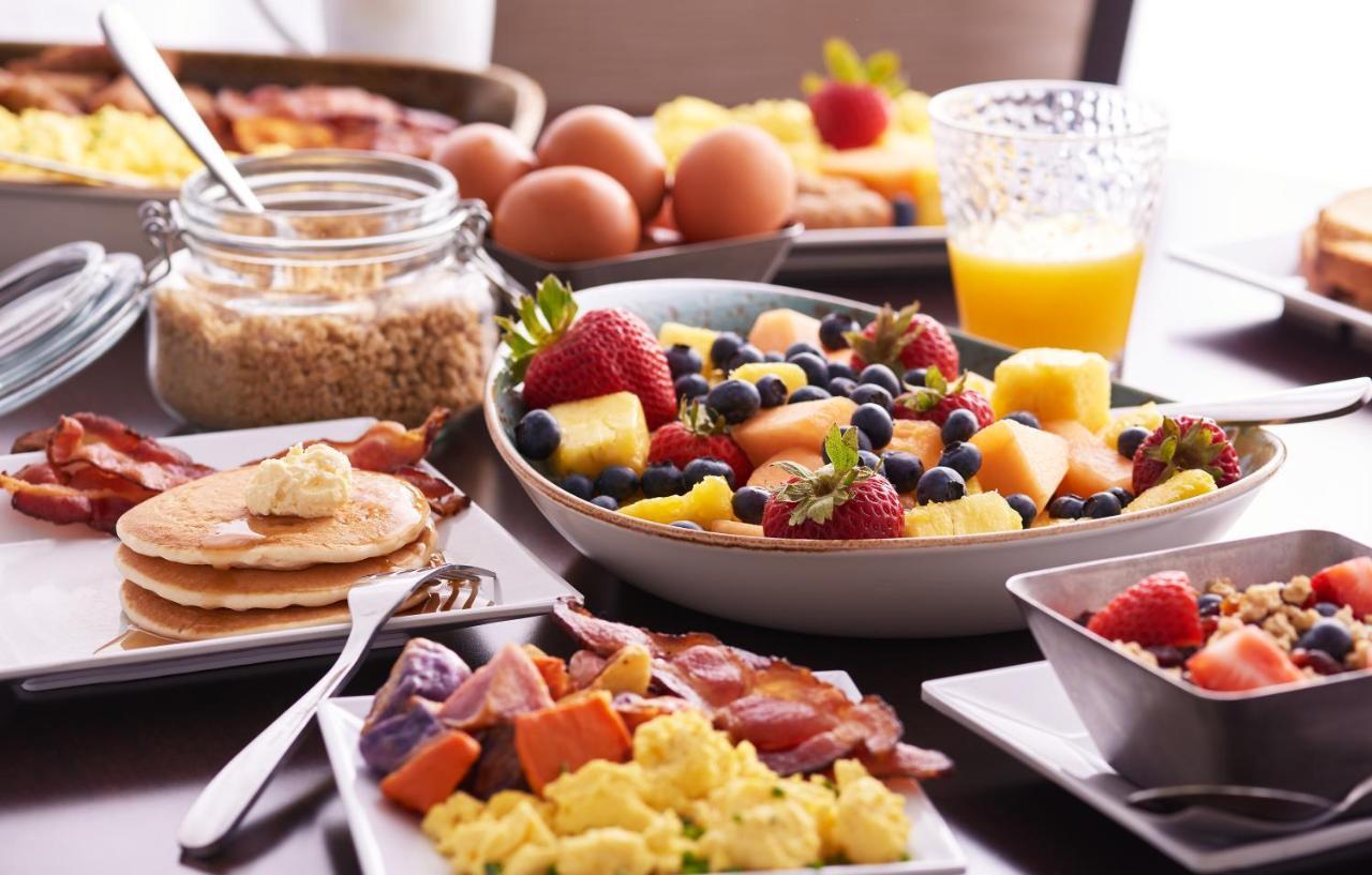 Hyatt Place Gurgaon Udyog Vihar Exterior foto A breakfast buffet